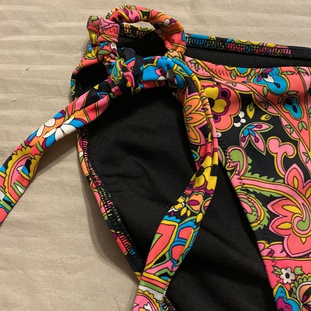 Victoria’s secret’s bikini bottom🏖​​​ - Picture 3 of 7